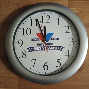 Valvoline clock
